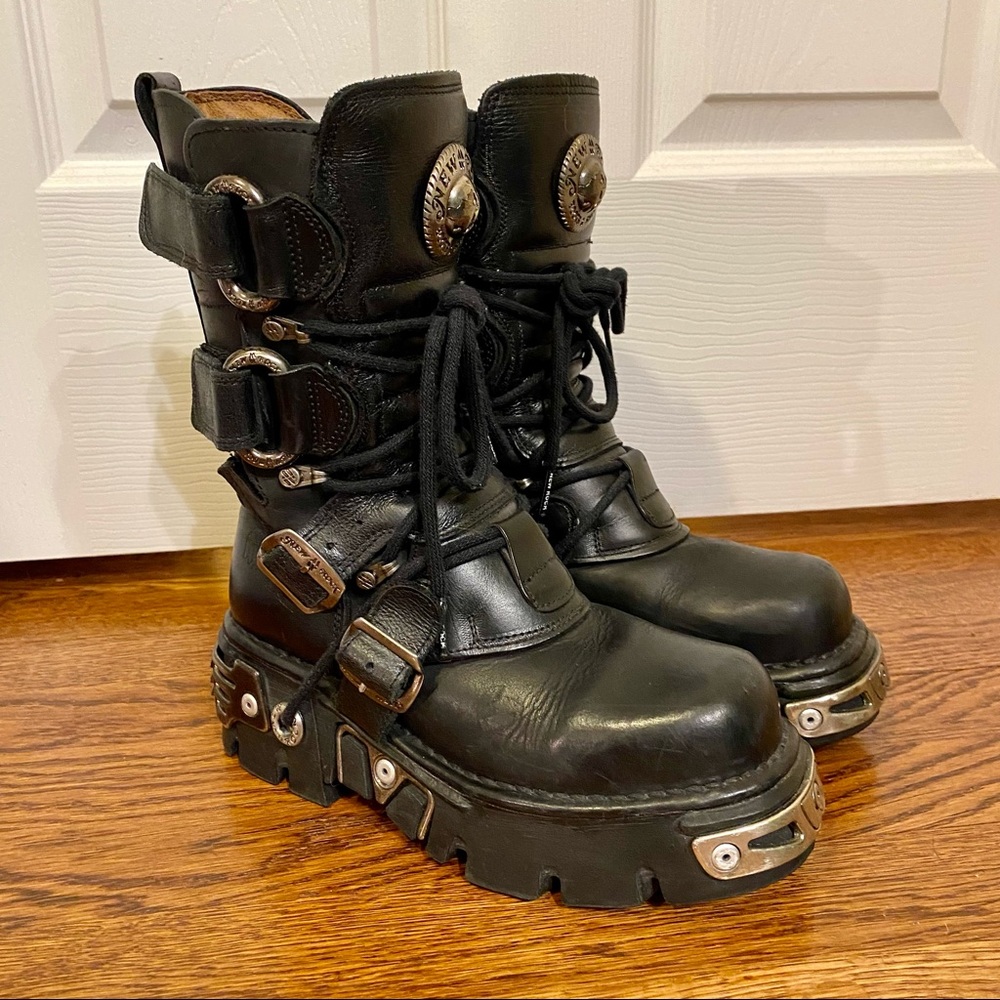 Authentic New Rock boots in EUC